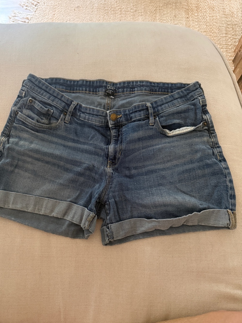 GAP Women's Rolled-Hem Denim Shorts - Blue